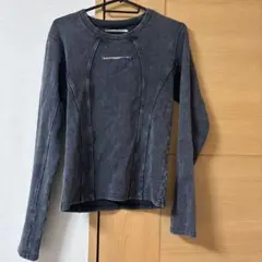 Jentlouis長袖カットソー メタルプレート付き ウォッシュ加工のサムネイル