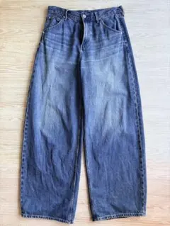ユニクロ　 バギーカーブジーンズ　男女兼用 27