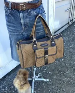 Coach ベージュ ロゴパターン ボストンバッグ - メルカリ