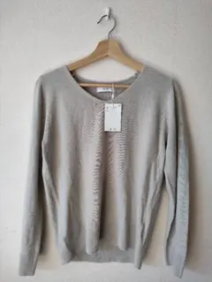 Discoat グレー Vネック 長袖セーター 新品タグ付き