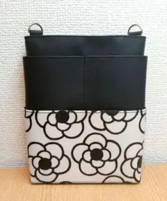 オーガナイザー　北欧風花柄ラミネート×合皮　多機能ポケットポーチ