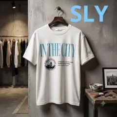 【美品】7月セールSLY スライロゴTシャツIN THE CITY ホワイト Fのサムネイル
