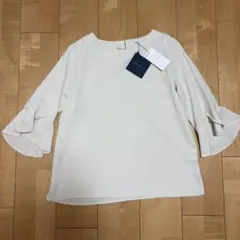 オフホワイトブラウス　新品お値下げしました。