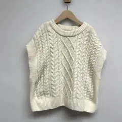 美品　サマンサモスモスブルー　ケーブル編みニットベスト＊もちもちモールニット＊
