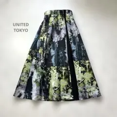 美品✨ ユナイテッドトウキョウ　パストアートフレアースカート　総柄　2のサムネイル