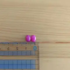 すごく小さい人工ルビーのルース