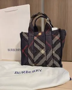 BURBERRY ミニ チェック ニット トート 81032921 - メルカリ