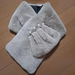 フェイクファー グレー マフラー MOONBATのサムネイル
