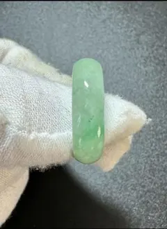 硬玉翡翠（１３.５mm珠、径１６cm）⑨（鑑別書付き） 硬玉翡翠（13.5mm珠、径16cm）⑨（鑑別書付き） | Mercari