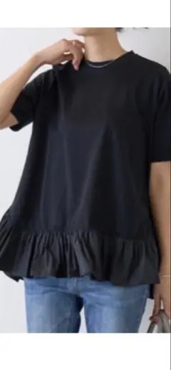 最終値下げ　BEARDSLEY ギャザーペプラム Tee ブラックのサムネイル