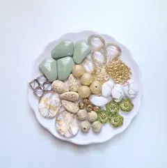 アンティーク ビーズ クリアゴールド モスグリーン チャーム セット