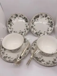 新品未使用　ナルミ　NARUMI 花柄ティーカップ・ソーサーセット 箱付き