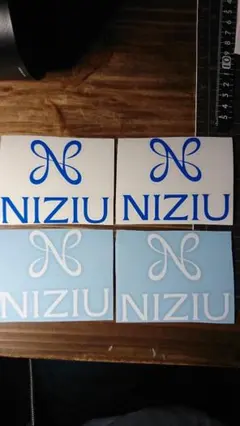 NIZIU ロゴ カッティングステッカー　オリジナル
