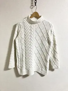 ふわふわケーブルニット ハイネックセーター ホワイト M