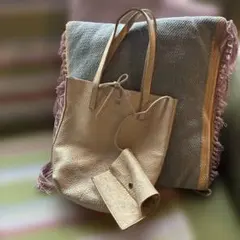 メタリックゴールド　牛革トートバッグ