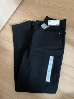 新品タグ付き GU ストレッチブラックジーンズ 28