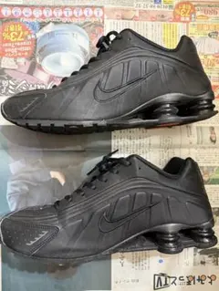 Nike Shox R4 ブラック