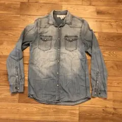 H&M ライトブルー デニムシャツ