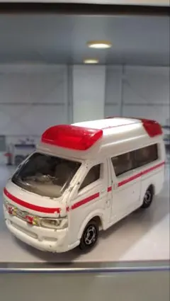 トミカ トヨタ ハイメディック 救急車 ミニカー