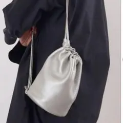 COOCO クーコ　シュリンク レザー ロングショルダー 巾着 バッグ　シルバーのサムネイル