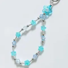 花モチーフ　キーホルダーチャーム　水色