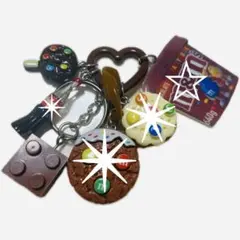 M じゃらじゃらキーホルダー　バッグチャーム　キーリング　かわいい　ブラウン