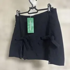 黒　スカート　リボン