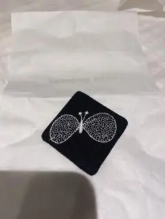 ミナペルホネン　蝶の刺繍ブローチ