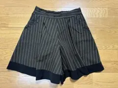 axes femme ストライプ柄バラ刺繍キュロット