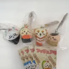 ちいかわ寿司 フィギュアキーホルダー 4種類 うさぎ モモンガ シーサー くり