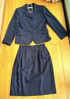 大幅値下★超美品WORLDルイシャンタン紺色スーツビジネスフォーマル入学式日本製