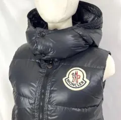 MONCLER フード付きブラックダウンベストS 12A