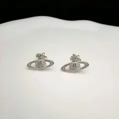 未使用級 Vivienne Westwood ナノソリティスタッド ピアス 両耳 - メルカリ