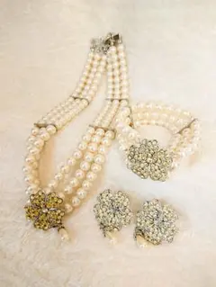 ゴージャスな パール 3連ネックレス イヤリング ブレスレット 3点セット