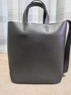 【極美品/2024年購入】ペッレモルビダ 縦型トートバッグ MB066 グレー