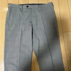 美品　UNIQLO ユニクロ感動ゴルフテーパードパンツ