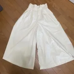 テチチ　アイボリー ワイドパンツ