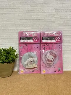 サンリオ　アクリルスタンドチャーム　ハローキティー　シナモロール