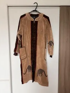 ヒョウ柄刺繍 ベージュ ロングコート nana
