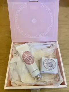 JILLSTUART ハンドクリーム リップマスク ギフトセットのサムネイル