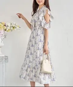 【美品です】フリルオープンショルダー ボウタイリボン　ロングワンピース