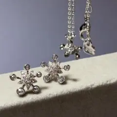 Swarovski スワロフスキー ネックレス ピアス セット　雪　星　モチーフ