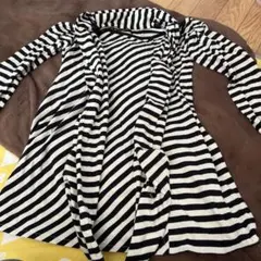 オフショルダー リボン付き ストライプトップス