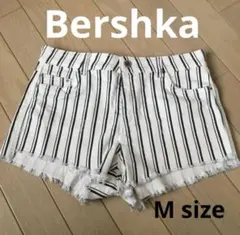 Bershkaストライプショートパンツ