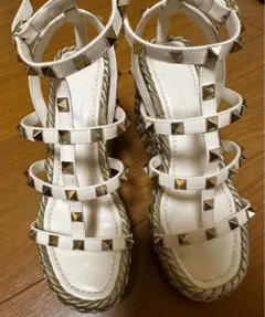 新品未使用】VALENTINO ロックスタッズ カーフスキン ウェッジサンダル