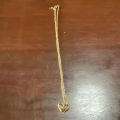 ニナリッチ　ハート型ゴールドトーンネックレス