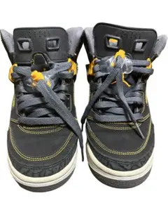 Jordan ハイカットスニーカー（ブラック × イエロー）