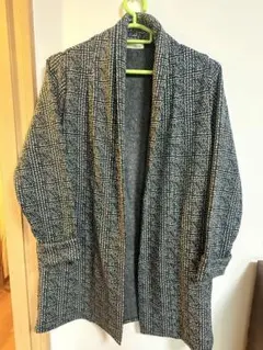 ブラックとホワイトのチェック柄（千鳥格子柄）裏起毛のセミロングコート Lサイズ