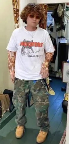 ポーカーズ　つかさ着用　hooters tシャツ　XL シングル Hanesのサムネイル