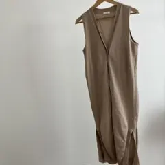 ベージュ Vネック ノースリーブ ロングベスト